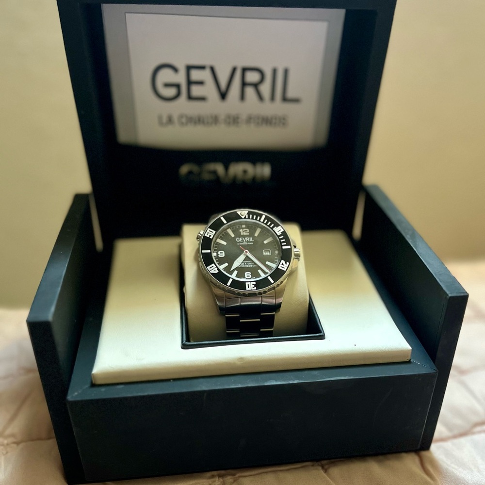 Gevril Men's Black and Silver Watch